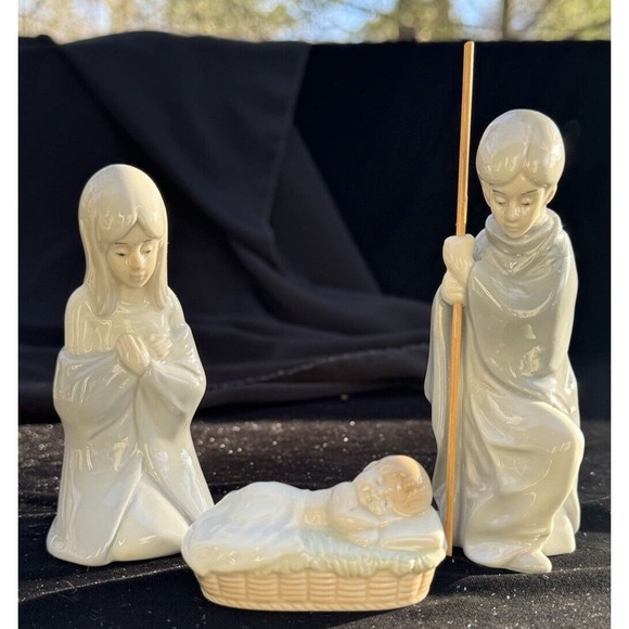 Cream & Blue Hummel Nativity Set 5" Scene 3 Piece Set Porcelain Baby Jesus -S86 - Picture 2 of 13